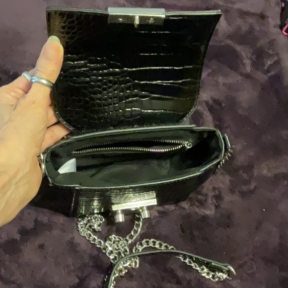 BCBG ENERATION - Picture 2 of 7